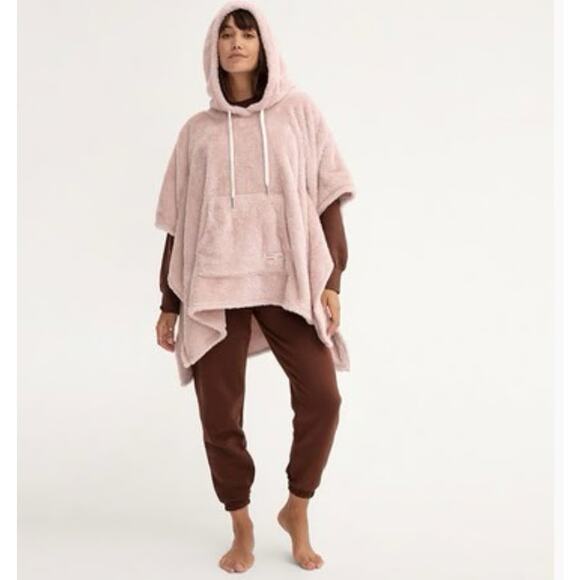 Unhide Other - Netflix x UnHide Binger Blanket Poncho Rose Pink